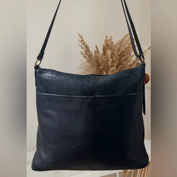 Margot New York Mary Scoop Double Zipper in Black - Picture 9 of 16